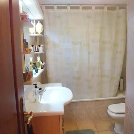 Privatunterkunft Casa Nea *
